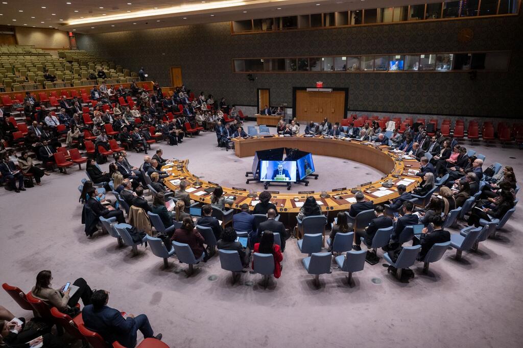 A wide view of the UN Security Council meeting on the situation in the Middle East, including the Palestinian question.